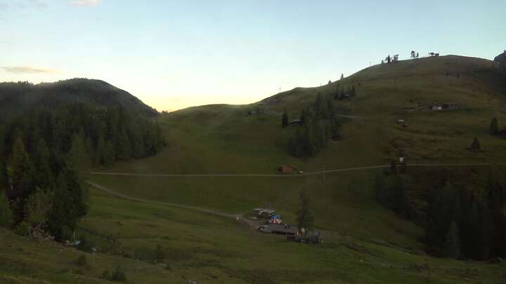 Werfenweng Schnapfenriedl snow cam captured at 25 September 2026 at 7:16 pm GMT+2