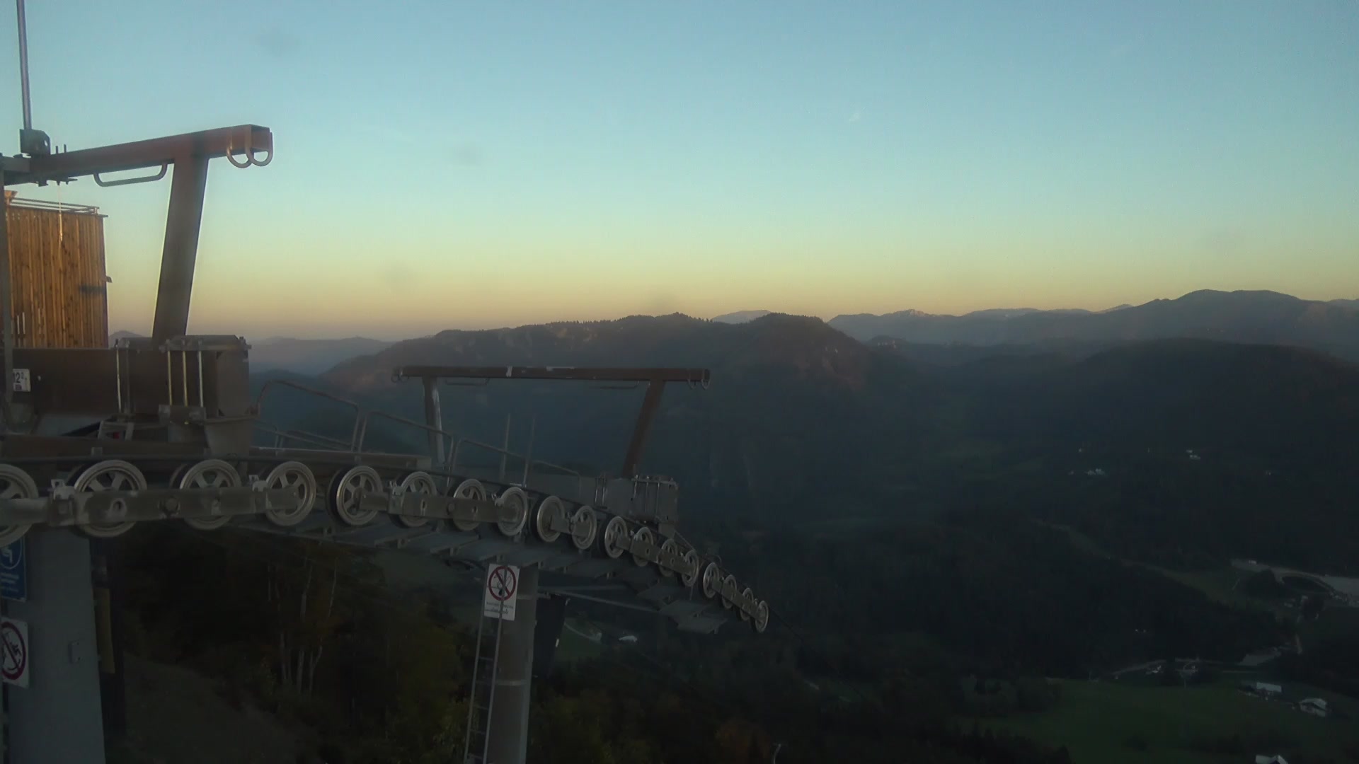 Annaberg (Mostviertel) Hennesteck Upper Station snow cam captured at 3 October 2026 at 6:39 pm GMT+2