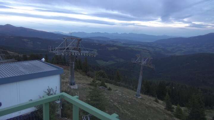 Bad St. Leonhard (Klippitztörl) Bärenwaldlift Upper Station snow cam captured at 20 September 2026 at 7:19 pm GMT+2