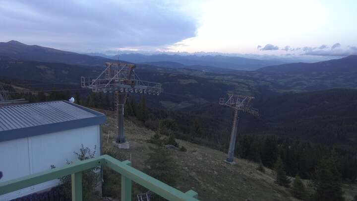 Bad St. Leonhard (Klippitztörl) Bärenwaldlift Upper Station snow cam captured at 21 September 2026 at 7:19 pm GMT+2