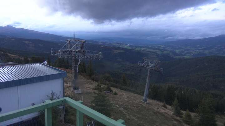 Bad St. Leonhard (Klippitztörl) Bärenwaldlift Upper Station snow cam captured at 24 September 2026 at 7:11 pm GMT+2