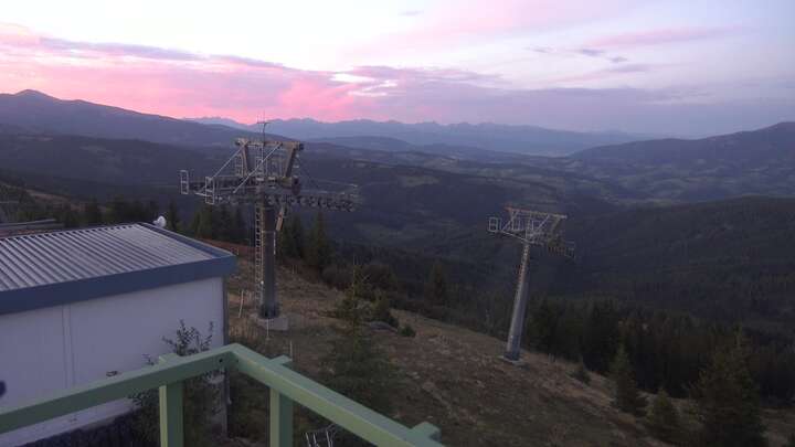 Bad St. Leonhard (Klippitztörl) Bärenwaldlift Upper Station snow cam captured at 25 September 2026 at 7:12 pm GMT+2
