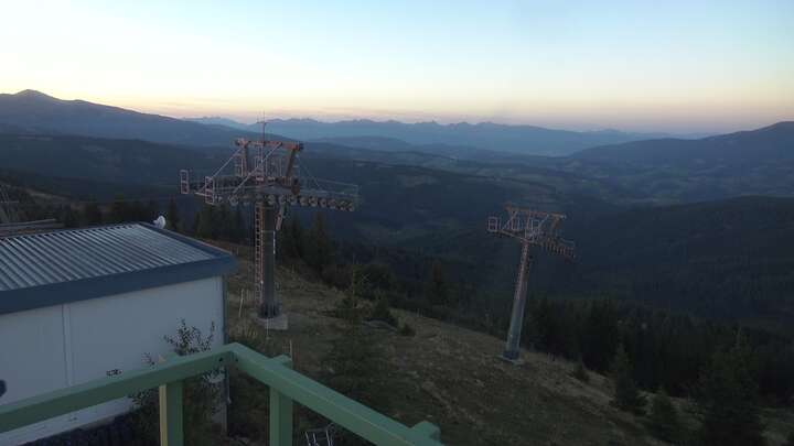 Bad St. Leonhard (Klippitztörl) Bärenwaldlift Upper Station snow cam captured at 26 September 2026 at 6:55 pm GMT+2