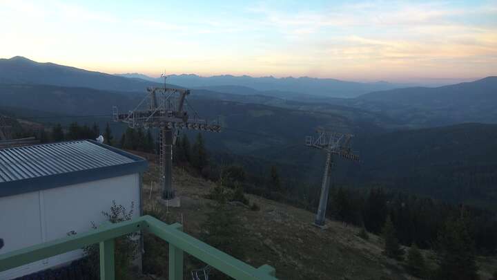Bad St. Leonhard (Klippitztörl) Bärenwaldlift Upper Station snow cam captured at 27 September 2026 at 7:00 pm GMT+2