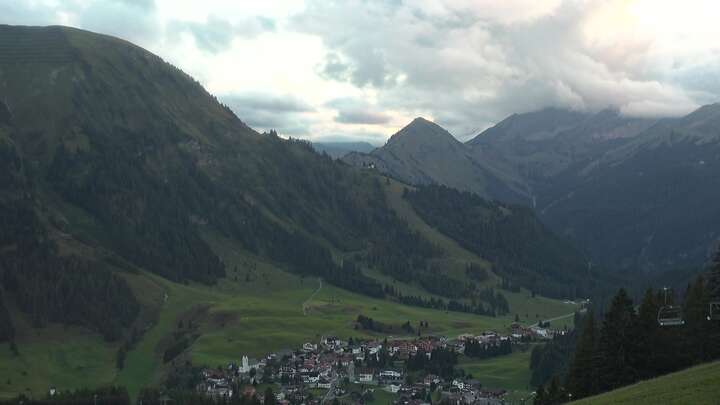 Berwang Sonnalmbahn Upper Station snow cam captured at 14 September 2026 at 7:40 pm GMT+2