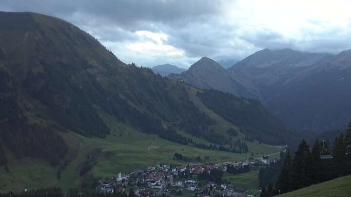 Berwang Sonnalmbahn Upper Station snow cam captured at 18 September 2026 at 7:30 pm GMT+2