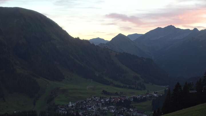 Berwang Sonnalmbahn Upper Station snow cam captured at 19 September 2026 at 7:31 pm GMT+2