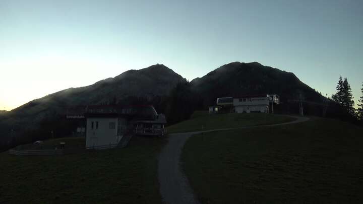 Berwang Sonnalmbahn Upper Station snow cam captured at 27 September 2026 at 7:16 pm GMT+2