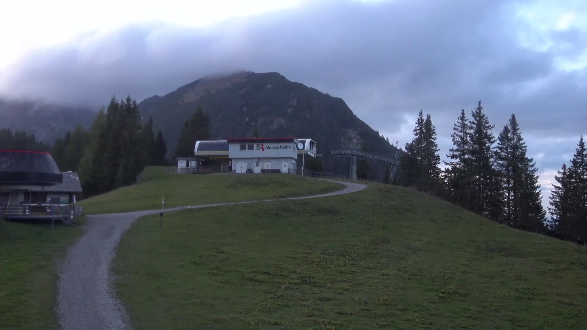 Berwang Sonnalmbahn Upper Station snow cam captured at 4 October 2026 at 6:58 pm GMT+2