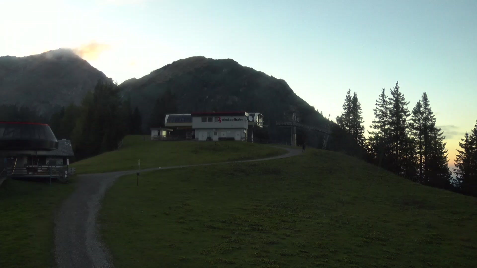 Berwang Sonnalmbahn Upper Station snow cam captured at 5 October 2026 at 7:05 pm GMT+2