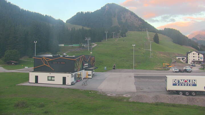 Berwang Egghof Sunjet snow cam captured at 18 September 2026 at 7:14 pm GMT+2