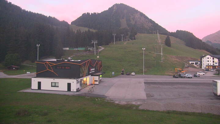 Berwang Egghof Sunjet snow cam captured at 19 September 2026 at 7:47 pm GMT+2