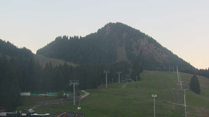 Berwang Egghof Sunjet snow cam captured at 25 September 2026 at 7:12 pm GMT+2