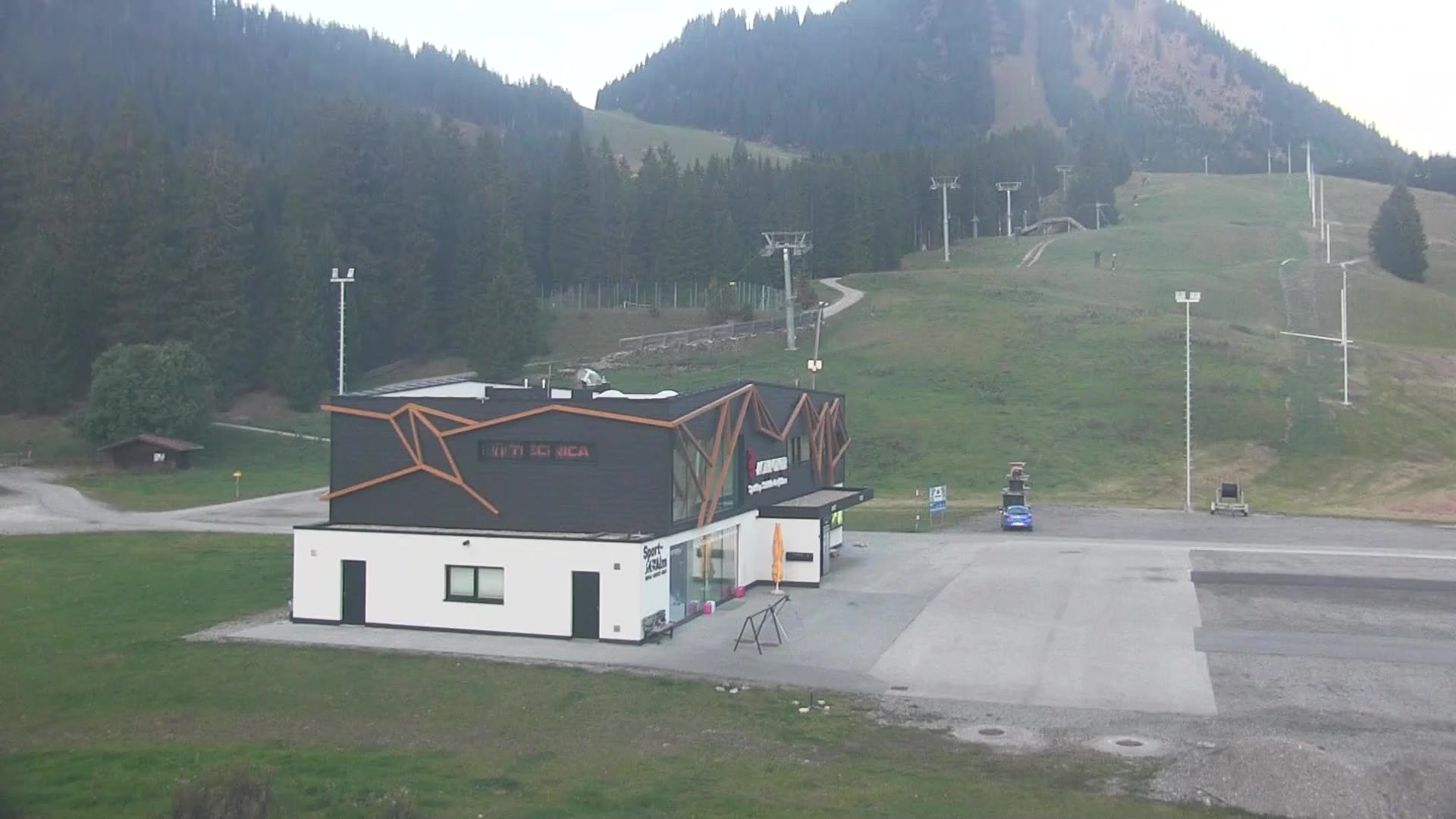 Berwang Egghof Sunjet snow cam captured at 4 October 2026 at 6:58 pm GMT+2