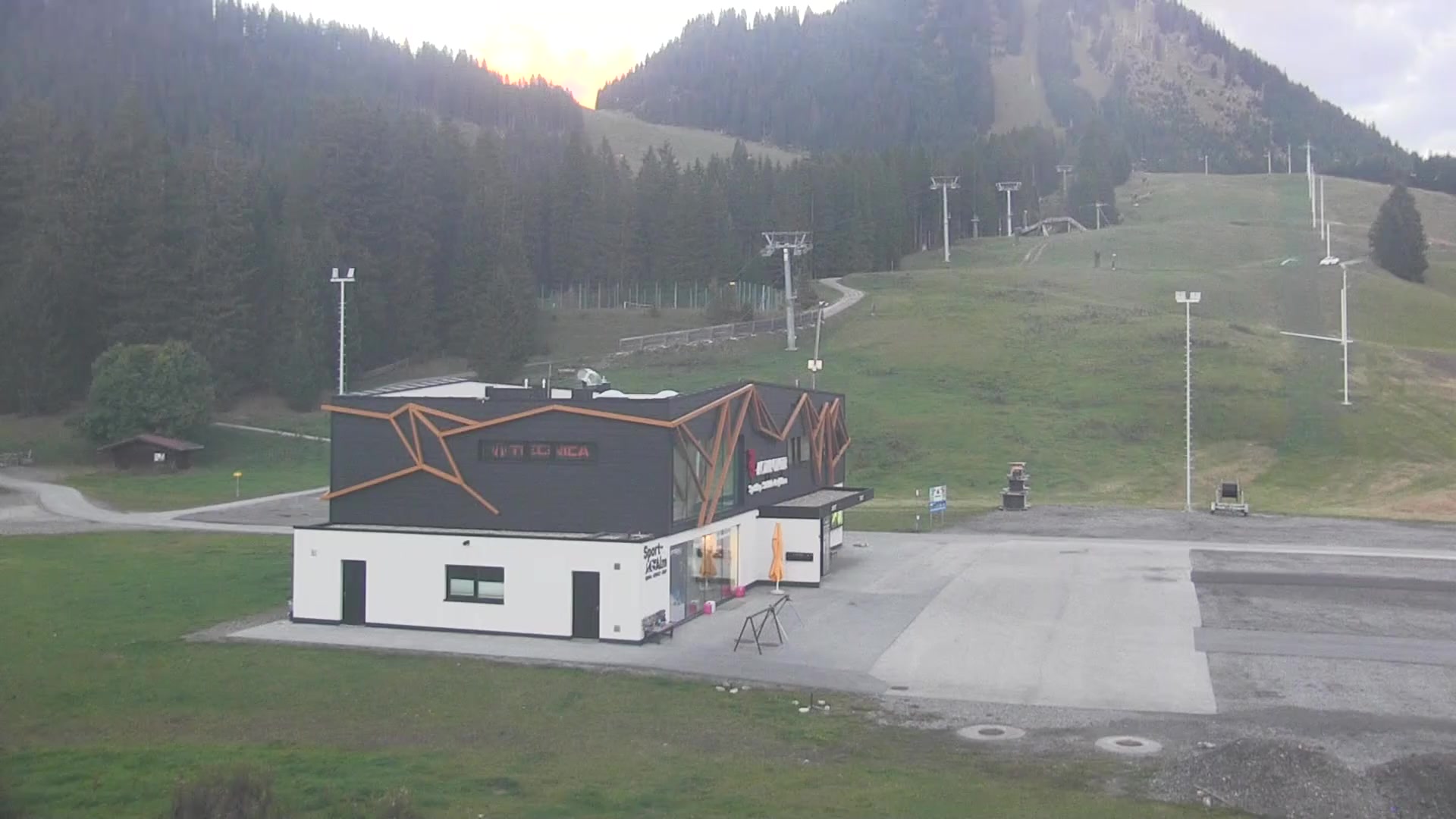Berwang Egghof Sunjet snow cam captured at 5 October 2026 at 6:50 pm GMT+2