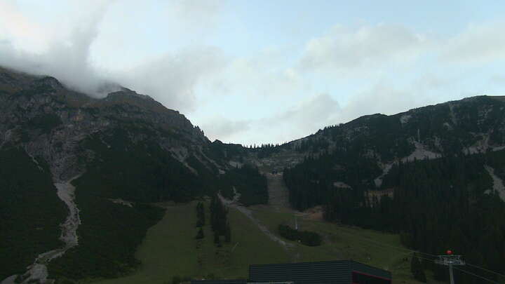 Berwang Thanellerbahn snow cam captured at 14 September 2026 at 7:40 pm GMT+2