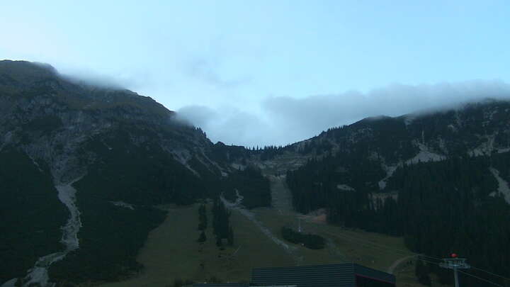 Berwang Thanellerbahn snow cam captured at 17 September 2026 at 10:10 pm GMT+2
