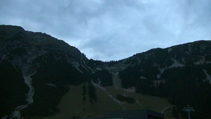 Berwang Thanellerbahn snow cam captured at 20 September 2026 at 7:35 pm GMT+2