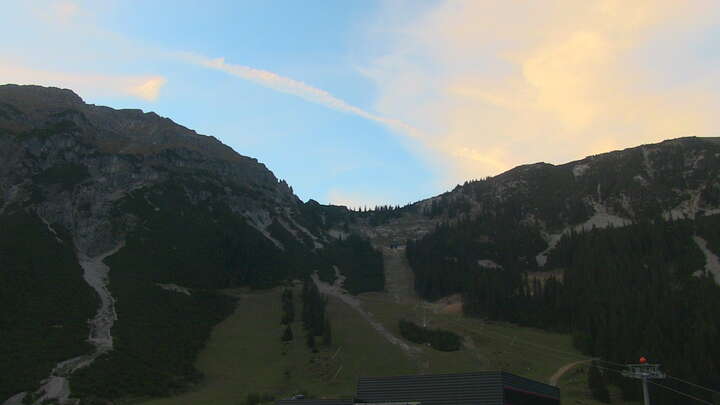 Berwang Thanellerbahn snow cam captured at 23 September 2026 at 7:08 pm GMT+2