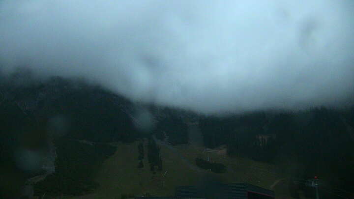 Berwang Thanellerbahn snow cam captured at 24 September 2026 at 7:12 pm GMT+2