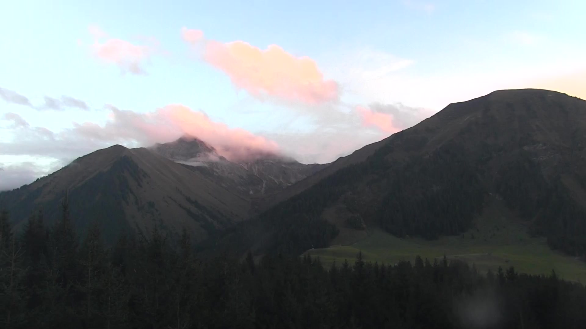 Berwang Thanellerbahn snow cam captured at 5 October 2026 at 7:01 pm GMT+2