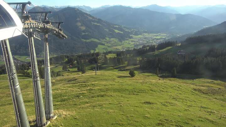 Brixen im Thale (SkiWelt) Jochbahn Upper Station snow cam captured at 15 September 2026 at 6:04 pm GMT+2