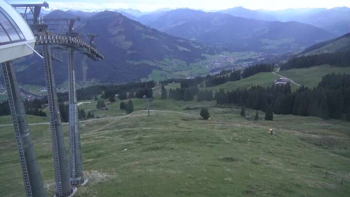 Brixen im Thale (SkiWelt) Jochbahn Upper Station snow cam captured at 20 September 2026 at 7:36 pm GMT+2