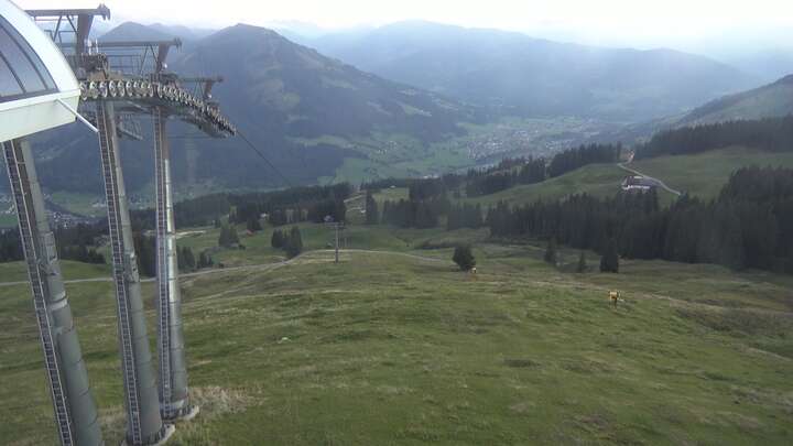 Brixen im Thale (SkiWelt) Jochbahn Upper Station snow cam captured at 22 September 2026 at 7:24 pm GMT+2