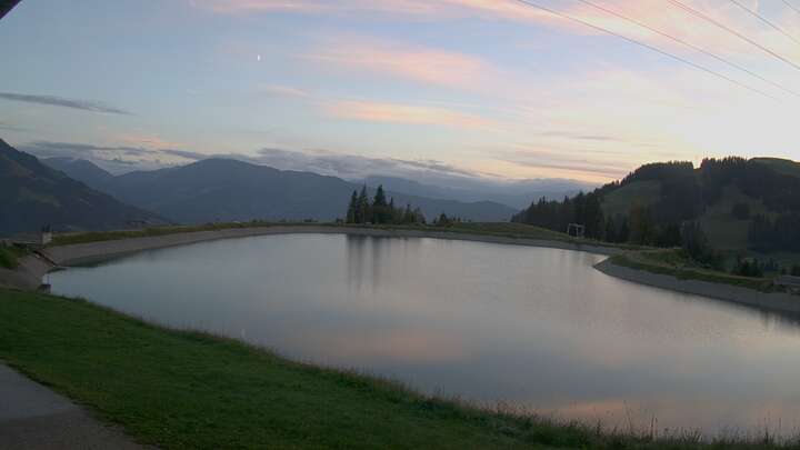 Brixen im Thale (SkiWelt) Brantlalmsee snow cam captured at 17 September 2026 at 9:38 pm GMT+2