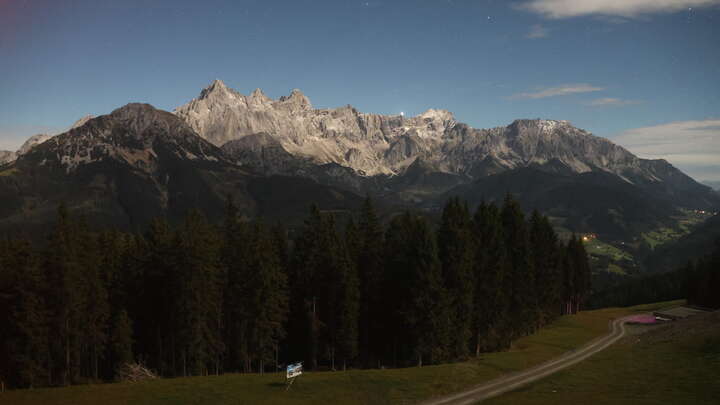 Filzmoos Papageno-Gondelbahn Berg snow cam captured at 25 September 2026 at 11:50 pm GMT+2