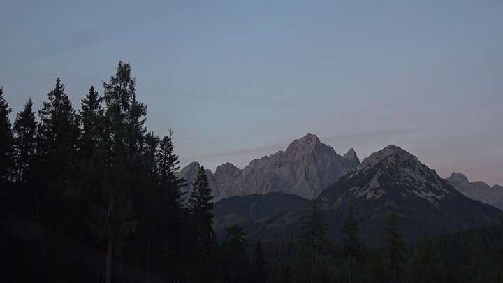 Filzmoos sixpack Mooslehen Berg snow cam captured at 19 September 2026 at 7:25 pm GMT+2