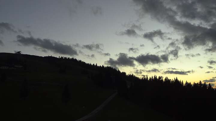 Flachau (Snow Space Salzburg) Upper Station Achterjet snow cam captured at 22 September 2026 at 7:19 pm GMT+2