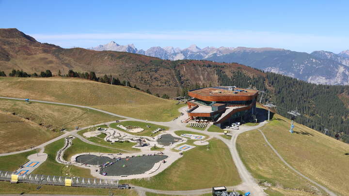 Fügen (Hochzillertal) Onkeljoch snow cam captured at 29 September 2026 at 12:35 pm GMT+2