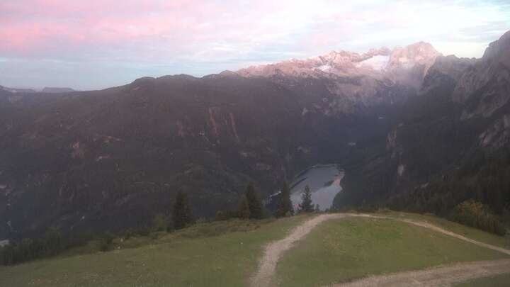 Gosau (Dachstein West) Dachstein West - Zwieselalm Upper Station snow cam captured at 25 September 2026 at 7:19 pm GMT+2