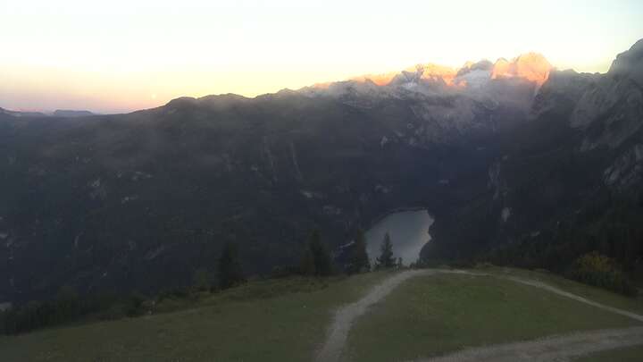 Gosau (Dachstein West) Dachstein West - Zwieselalm Upper Station snow cam captured at 26 September 2026 at 7:02 pm GMT+2