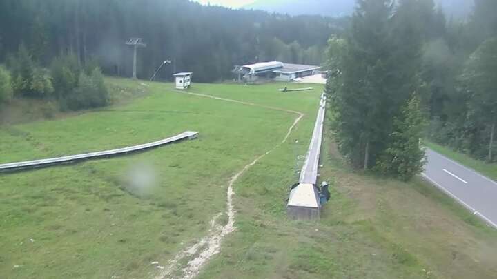 Gosau (Dachstein West) Dachstein West - Zwieselalm Base Station snow cam captured at 22 September 2026 at 7:03 pm GMT+2