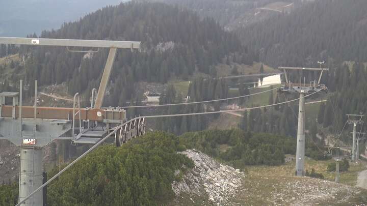 Göstling (Hochkar) Hochkarbahn Upper Station snow cam captured at 27 September 2026 at 7:02 pm GMT+2