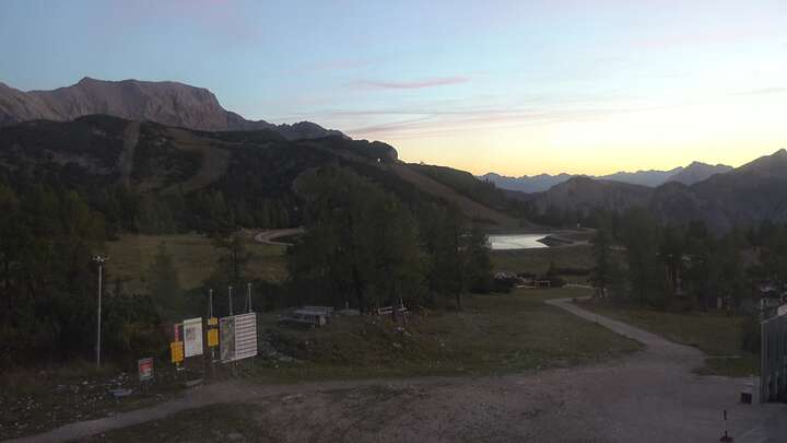 Hinterstoder Höss-Express Upper Station snow cam captured at 23 September 2026 at 7:25 pm GMT+2