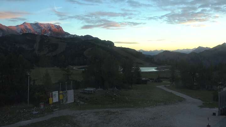 Hinterstoder Höss-Express Upper Station snow cam captured at 25 September 2026 at 7:03 pm GMT+2