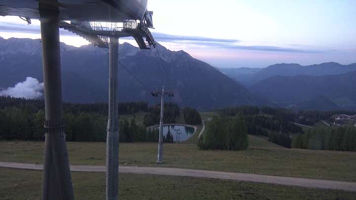 Hinterstoder Upper Station Hirschkogelbahn snow cam captured at 17 September 2026 at 10:21 pm GMT+2