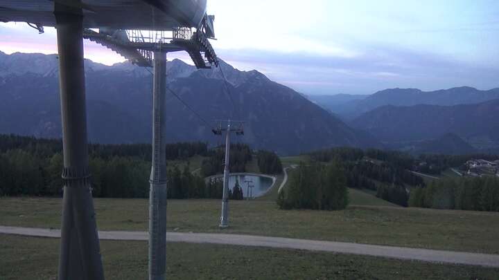 Hinterstoder Upper Station Hirschkogelbahn snow cam captured at 19 September 2026 at 7:34 pm GMT+2