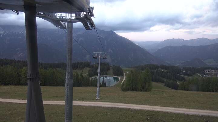 Hinterstoder Upper Station Hirschkogelbahn snow cam captured at 22 September 2026 at 7:03 pm GMT+2