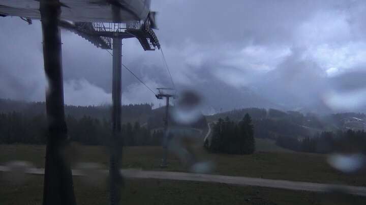 Hinterstoder Upper Station Hirschkogelbahn snow cam captured at 24 September 2026 at 7:03 pm GMT+2
