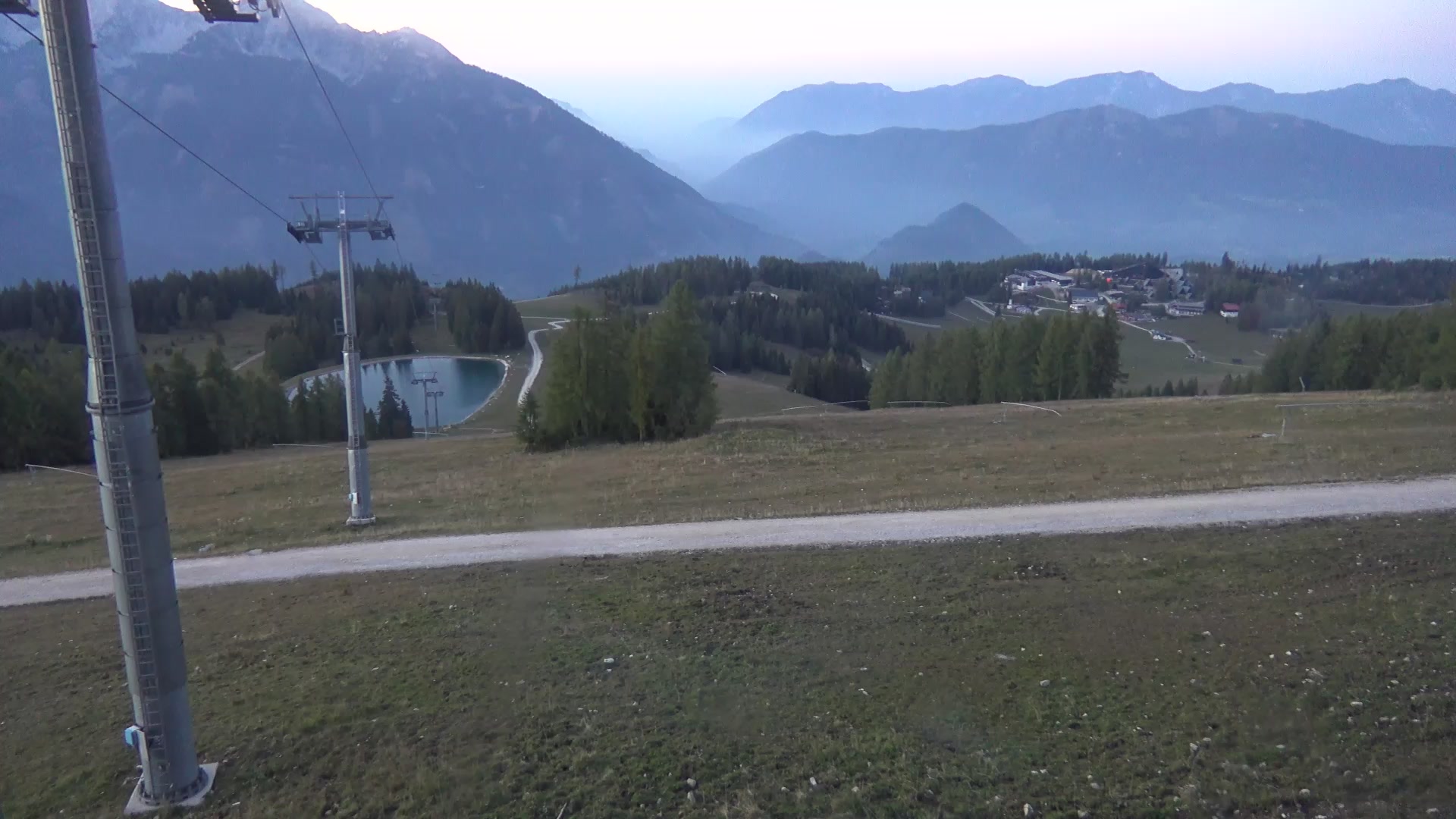 Hinterstoder Upper Station Hirschkogelbahn snow cam captured at 3 October 2026 at 7:00 pm GMT+2