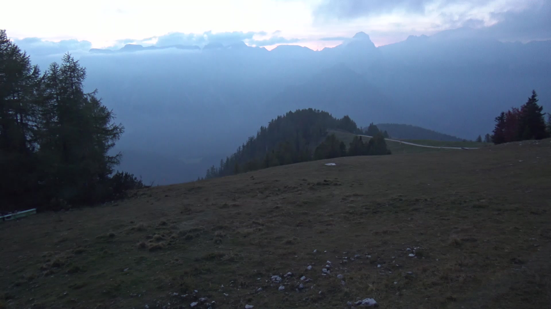 Hinterstoder Panoramalift Tal - Startplatz West snow cam captured at 4 October 2026 at 6:49 pm GMT+2