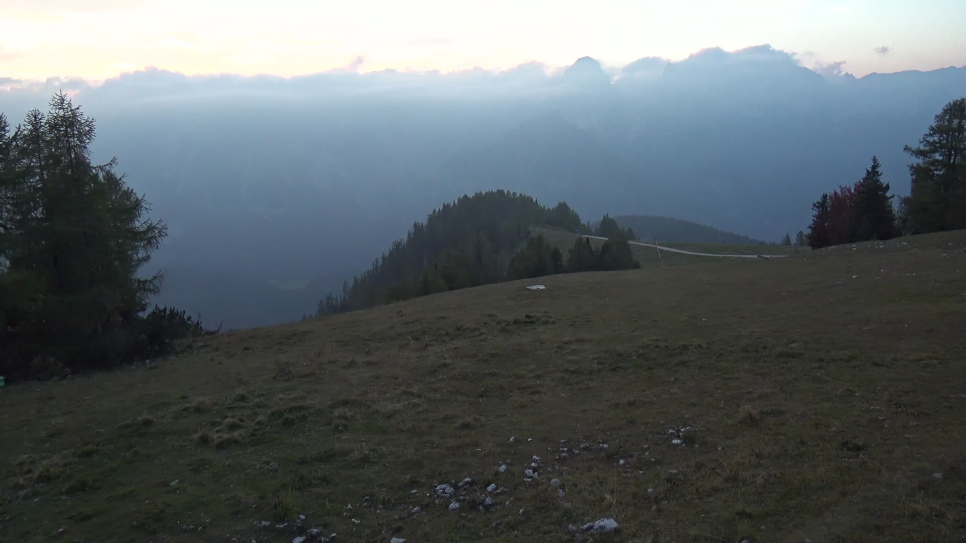 Hinterstoder Panoramalift Tal - Startplatz West snow cam captured at 5 October 2026 at 6:42 pm GMT+2