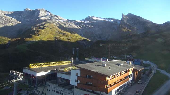 Hintertux (Zillertal) Sommerberg snow cam captured at 15 September 2026 at 6:07 pm GMT+2