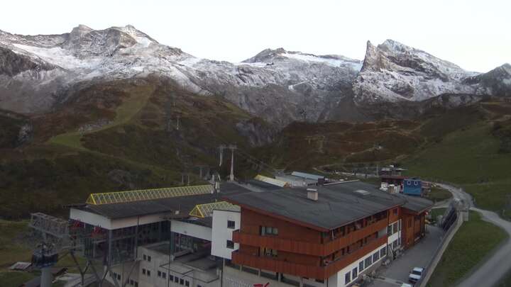Hintertux (Zillertal) Sommerberg snow cam captured at 25 September 2026 at 7:19 pm GMT+2