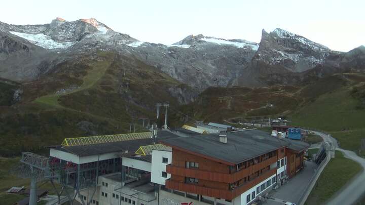 Hintertux (Zillertal) Sommerberg snow cam captured at 27 September 2026 at 7:05 pm GMT+2