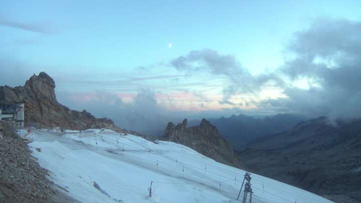 Hintertux (Zillertal) Gefrorene Wand snow cam captured at 19 September 2026 at 7:34 pm GMT+2